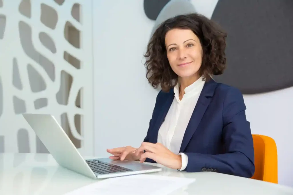 Crea empresa digital: cómo lanzar un negocio 100% online en 2025